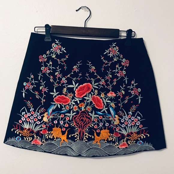 Zara Embroidered Skirt - Picture 1 of 3